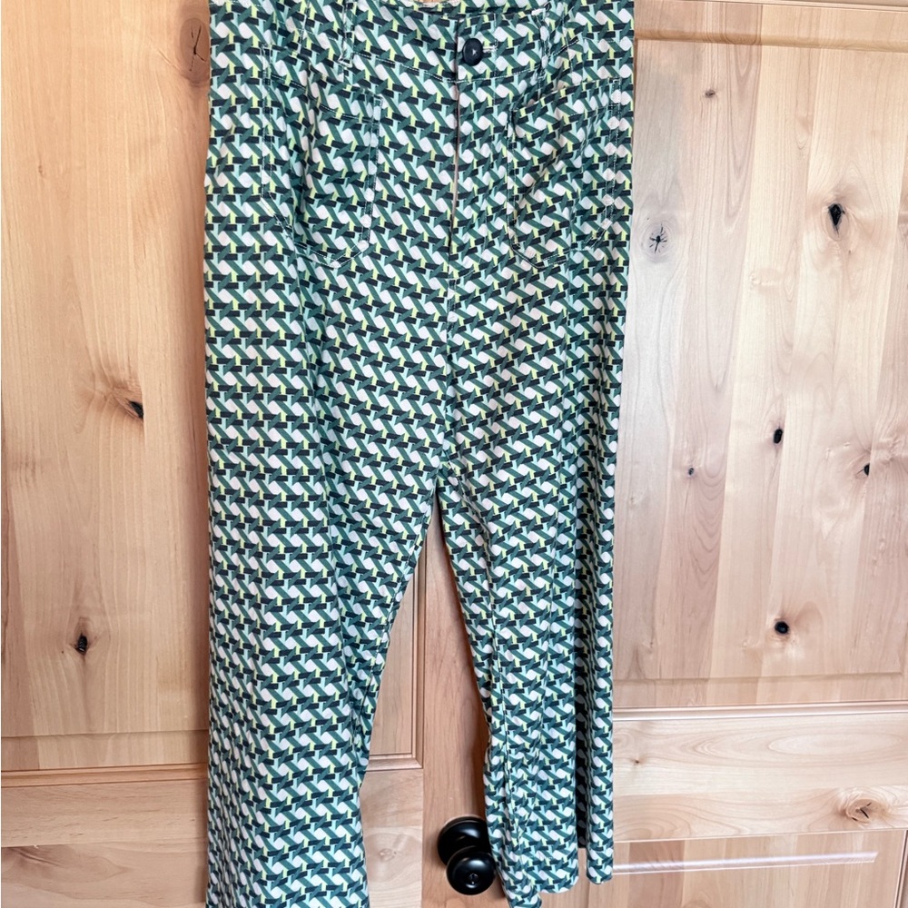 Anthropologie Maeve Green and Yellow Geometric Print Capri Pant ~  Size 31